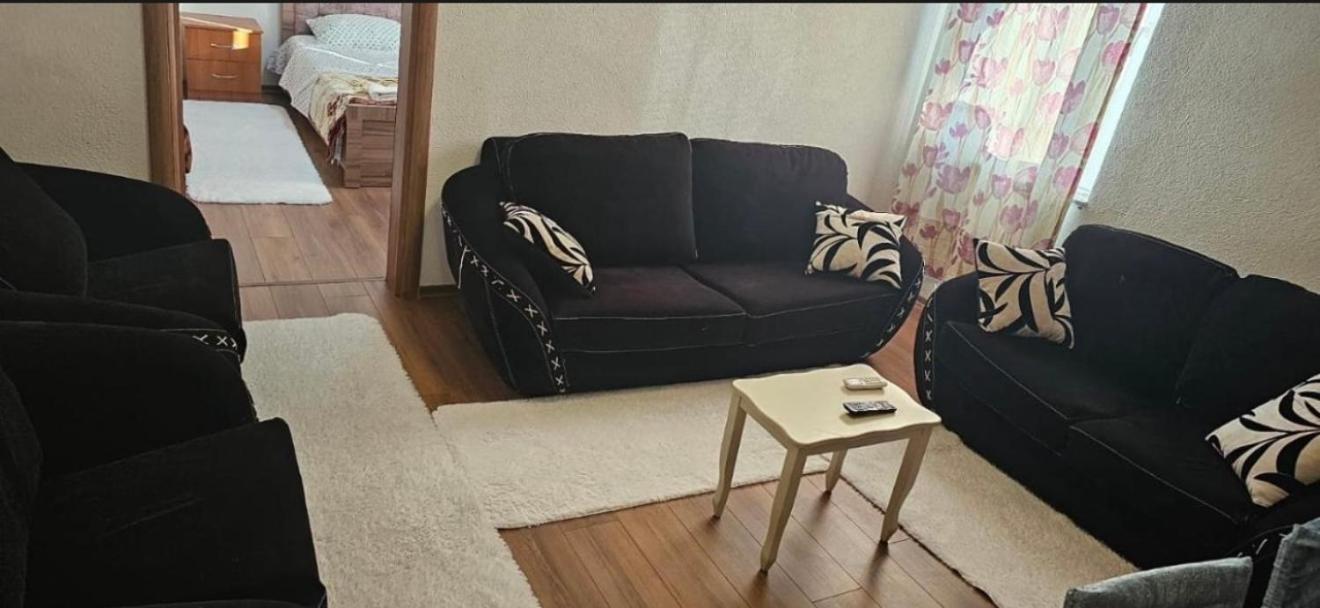 Borbardha The 7 Xhuxhat Apartment
